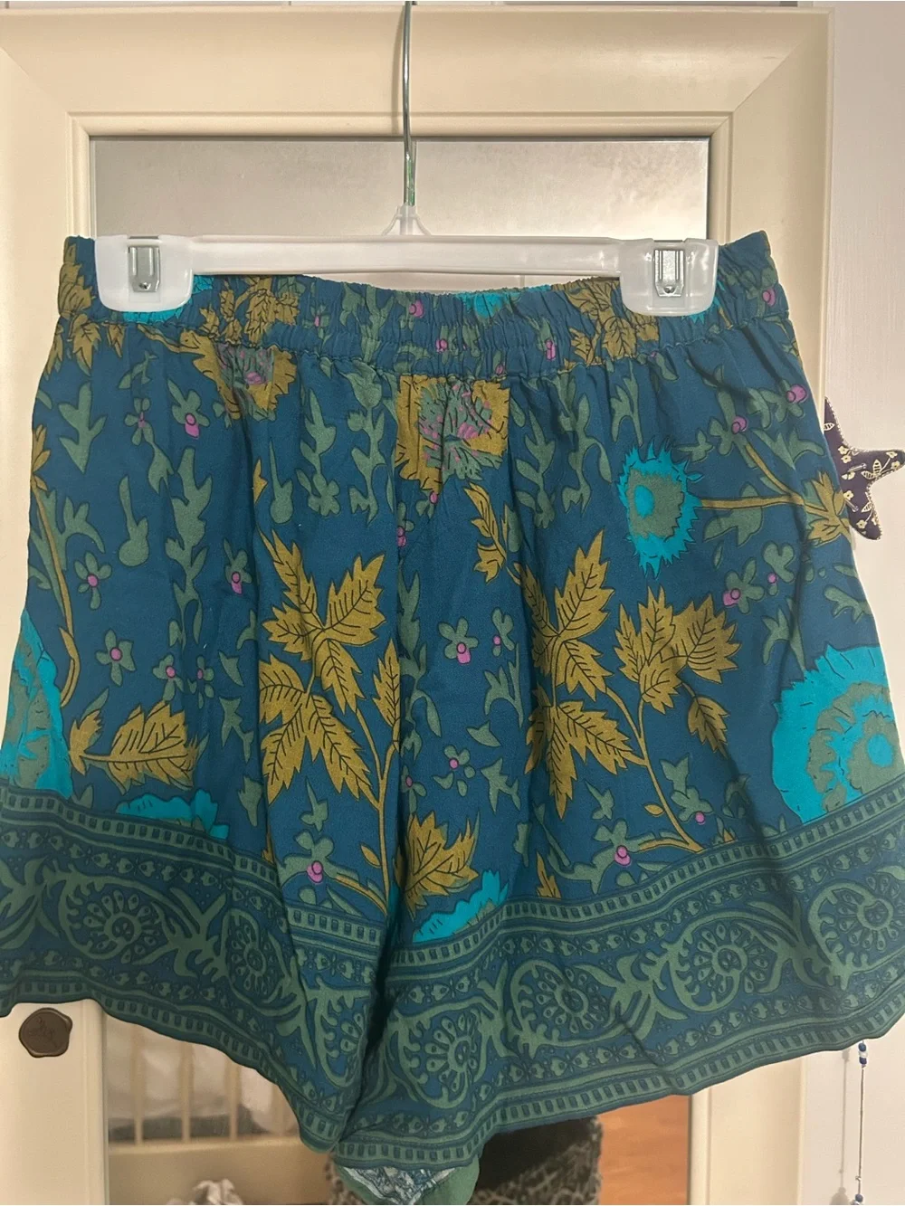 Natural Life Maribel Teal Floral Print Women's Shorts Small